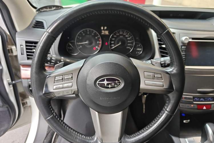 Used Subaru Outback 2010 2.5i Luxury Edition Steering Wheel