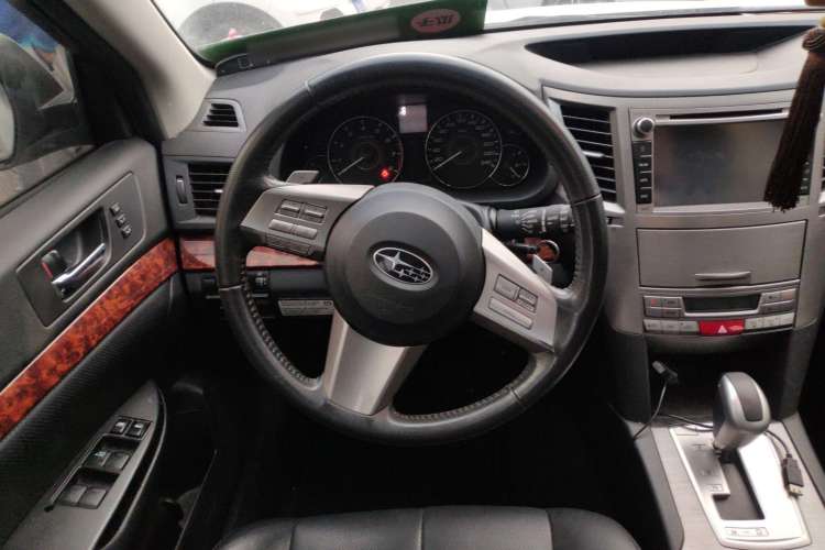 Used Subaru Outback 2010 2.5i Luxury Edition Steering Wheel