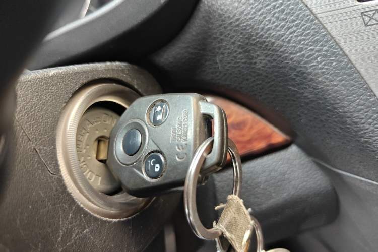 Used Subaru Outback 2010 2.5i Luxury Edition Vehicle Key