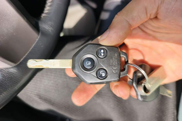 Used Subaru Outback 2010 2.5i Luxury Edition Vehicle Key