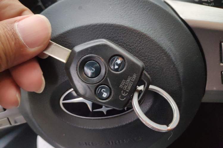Used Subaru Outback 2010 2.5i Luxury Edition Vehicle Key