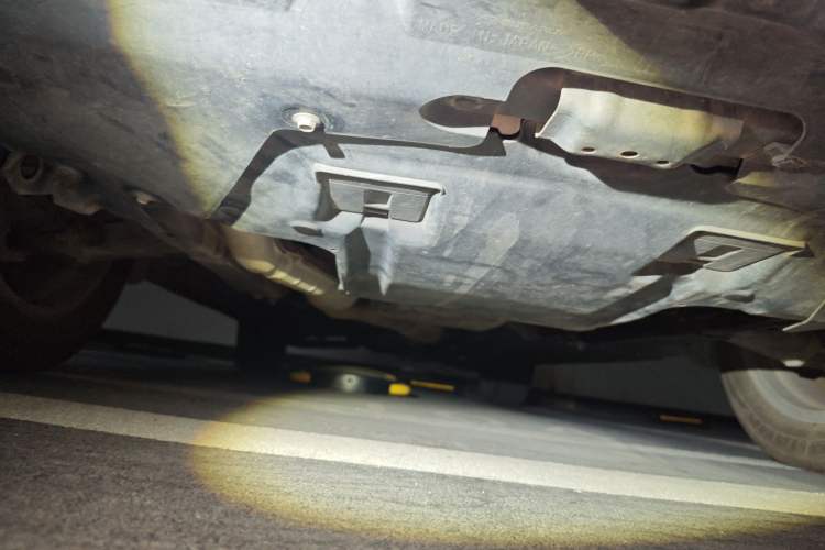 Used Subaru Outback 2010 2.5i Luxury Edition Chassis Front