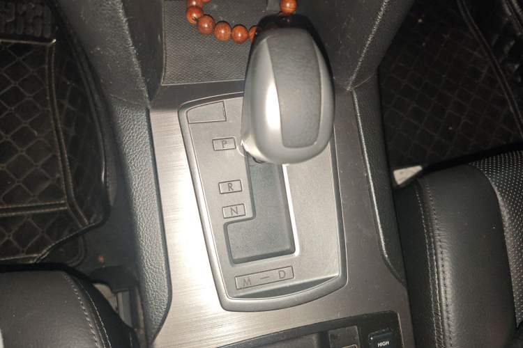 Used Subaru Outback 2010 2.5i Luxury Edition Gear Lever