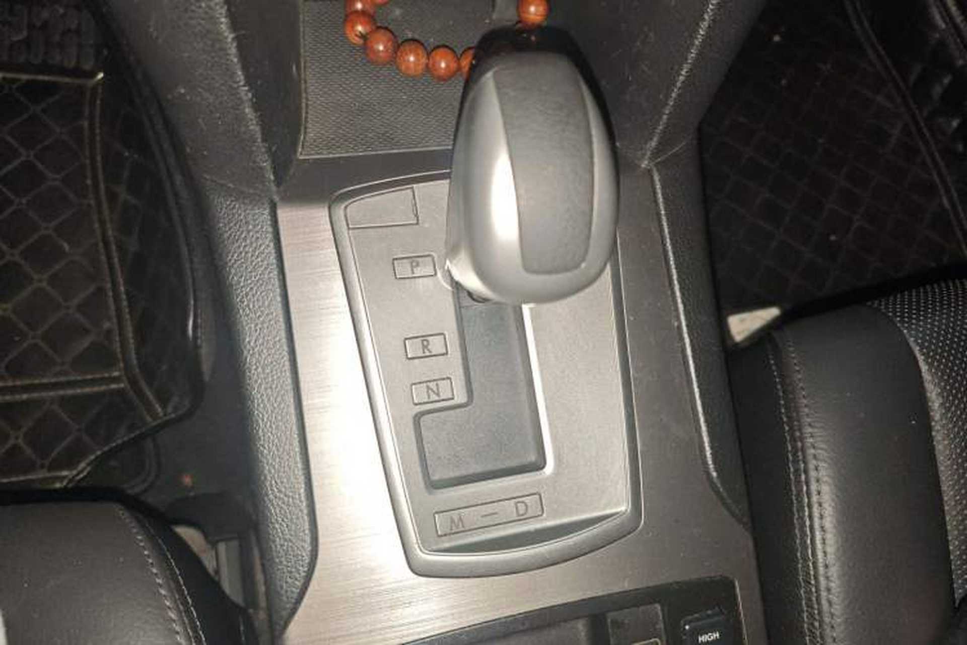 Used Subaru Outback 2010 2.5i Luxury Edition Gear Lever