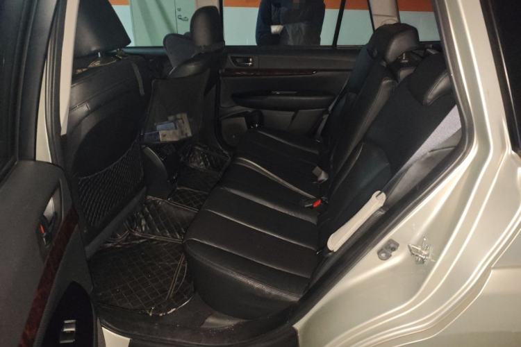 Used Subaru Outback 2010 2.5i Luxury Edition Left Rear Seat