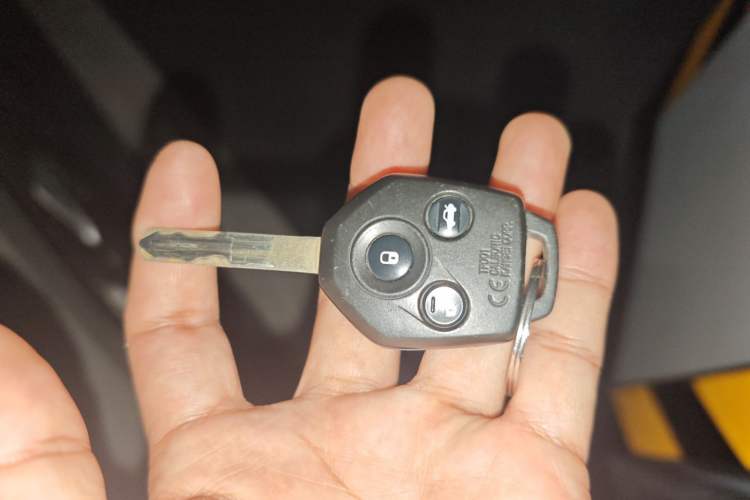 Used Subaru Outback 2010 2.5i Luxury Edition Vehicle Key