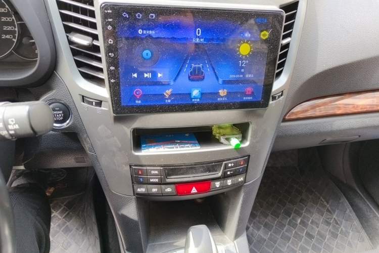 Used Subaru Outback 2011 2.5i Luxury Navigation Edition Audio And AC Panel