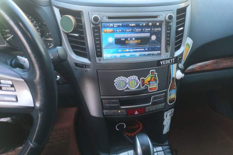Used Subaru Outback 2011 2.5i Luxury Edition Audio And AC Panel