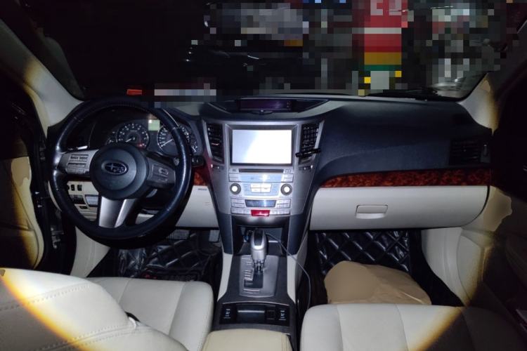 Used Subaru Outback 2011 2.5i Luxury Edition Center Console