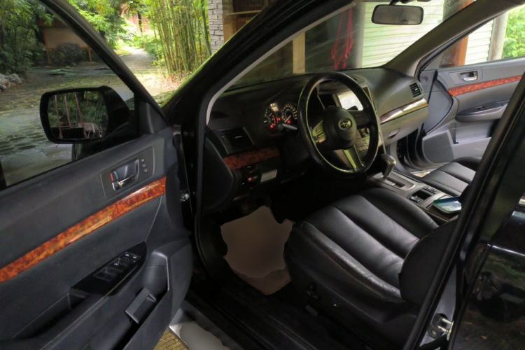 Used Subaru Outback 2011 2.5i Luxury Edition Driver Seat