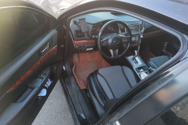 Used Subaru Outback 2011 2.5i Luxury Edition Driver Seat