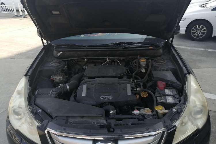 Used Subaru Outback 2011 2.5i Luxury Navigation Edition Engine Bay
