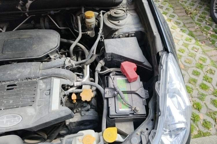 Used Subaru Outback 2011 2.5i Luxury Navigation Edition Engine Bay Left