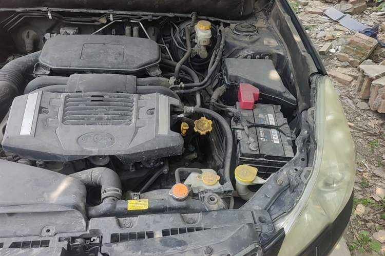 Used Subaru Outback 2011 2.5i Luxury Edition Engine Bay Left