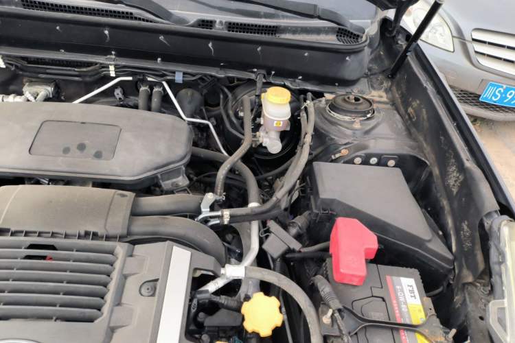 Used Subaru Outback 2011 2.5i Luxury Edition Engine Bay Left