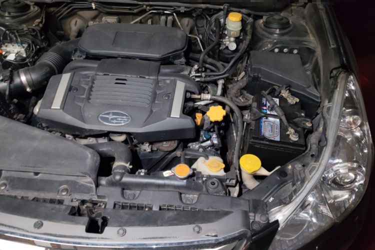 Used Subaru Outback 2011 2.5i Luxury Edition Engine Bay Left