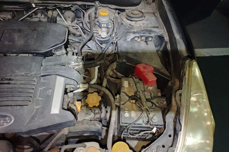 Used Subaru Outback 2011 2.5i Luxury Navigation Edition Engine Bay Left