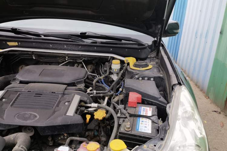Used Subaru Outback 2011 2.5i Luxury Edition Engine Bay Left