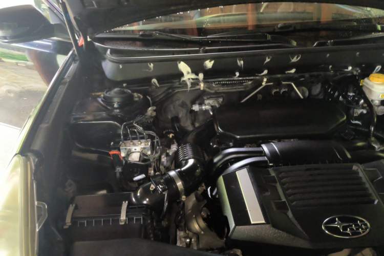 Used Subaru Outback 2011 2.5i Luxury Edition Engine Bay Right