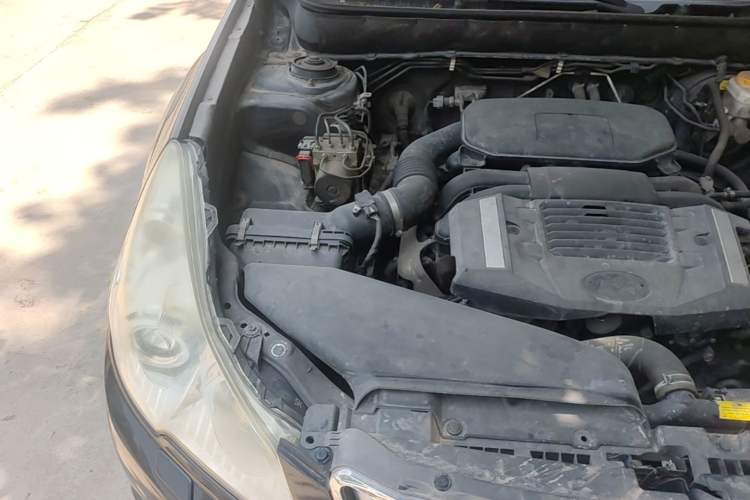 Used Subaru Outback 2011 2.5i Luxury Edition Engine Bay Right