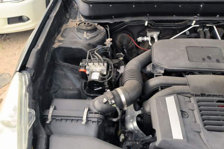 Used Subaru Outback 2011 2.5i Luxury Edition Engine Bay Right