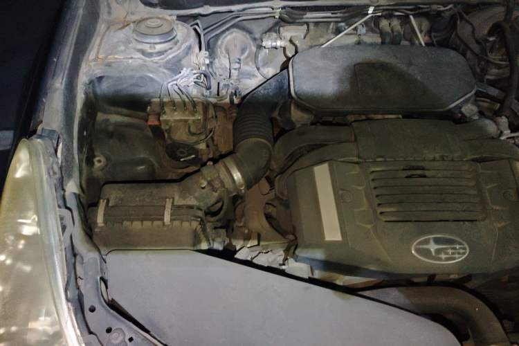 Used Subaru Outback 2011 2.5i Luxury Navigation Edition Engine Bay Right