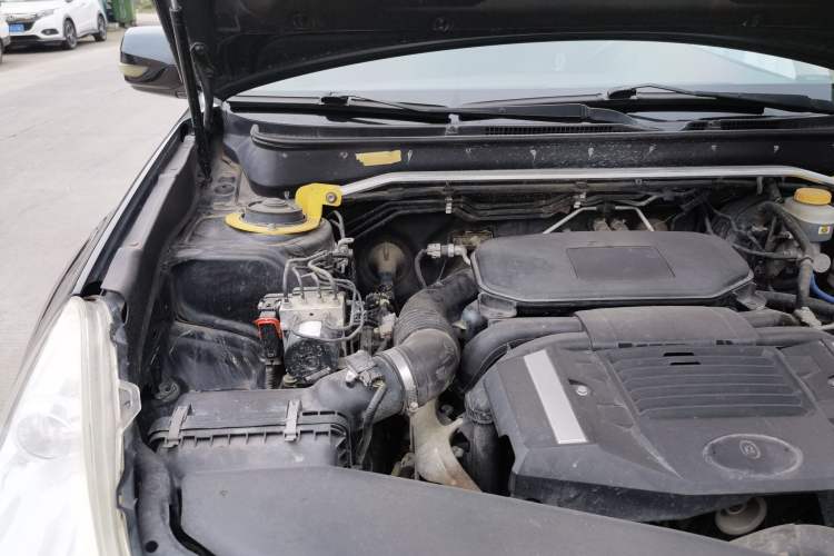 Used Subaru Outback 2011 2.5i Luxury Edition Engine Bay Right