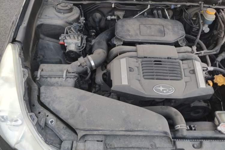 Used Subaru Outback 2011 2.5i Luxury Edition Engine Bay Right