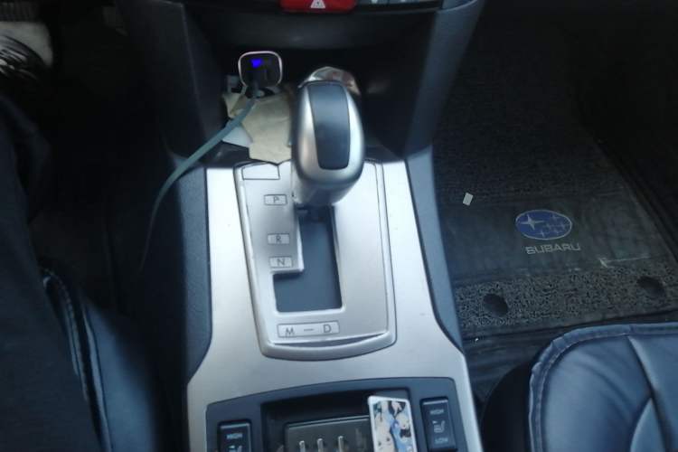 Used Subaru Outback 2011 2.5i Luxury Navigation Edition Gear Lever