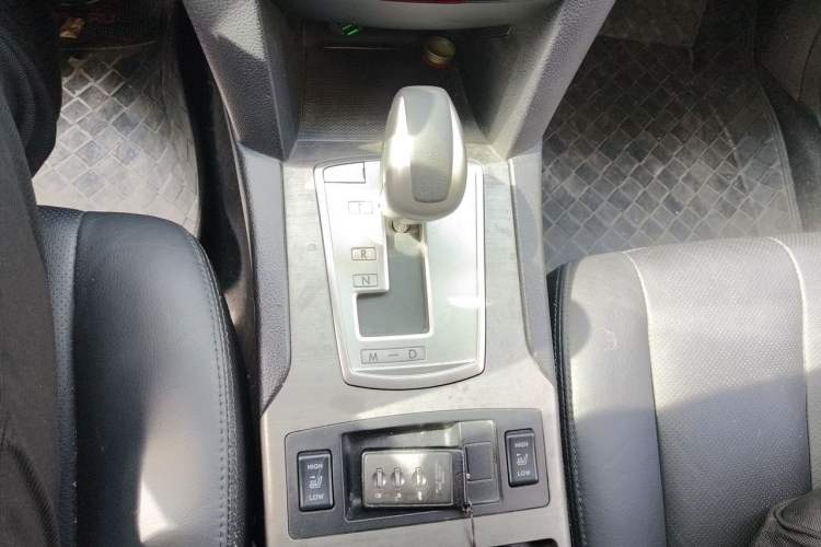 Used Subaru Outback 2011 2.5i Luxury Navigation Edition Gear Lever