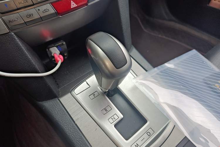 Used Subaru Outback 2011 2.5i Luxury Edition Gear Lever