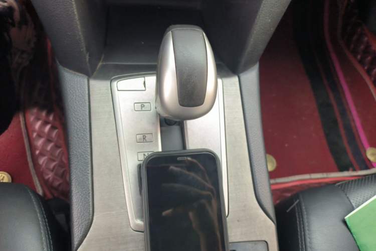 Used Subaru Outback 2011 2.5i Luxury Edition Gear Lever