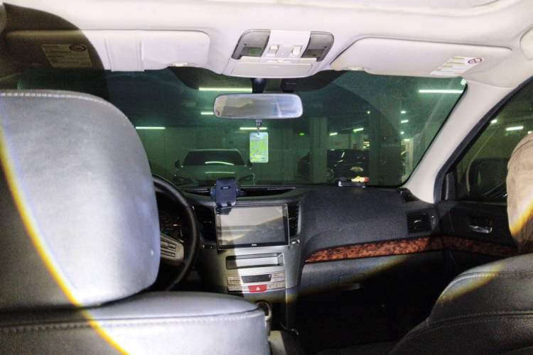 Used Subaru Outback 2011 2.5i Luxury Edition Headliner