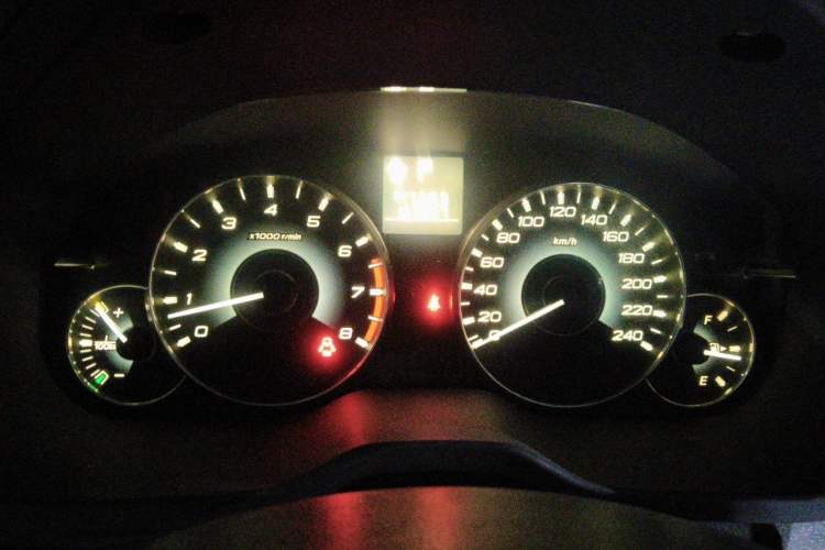 Used Subaru Outback 2011 2.5i Luxury Edition Instrument Cluster