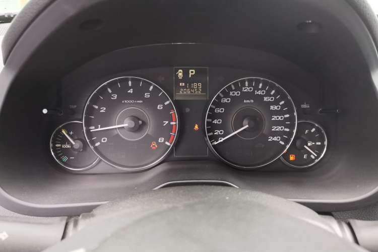 Used Subaru Outback 2011 2.5i Luxury Edition Instrument Cluster