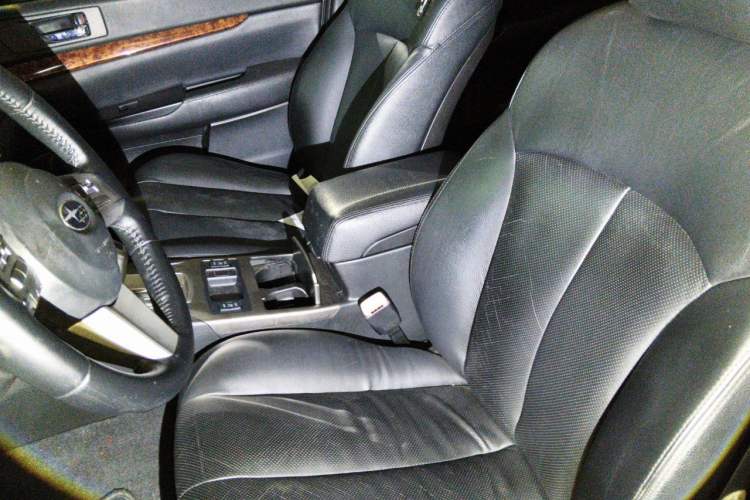 Used Subaru Outback 2011 2.5i Luxury Edition Left Front Seat