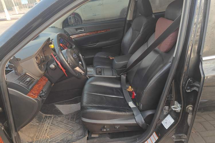 Used Subaru Outback 2011 2.5i Luxury Edition Left Front Seat