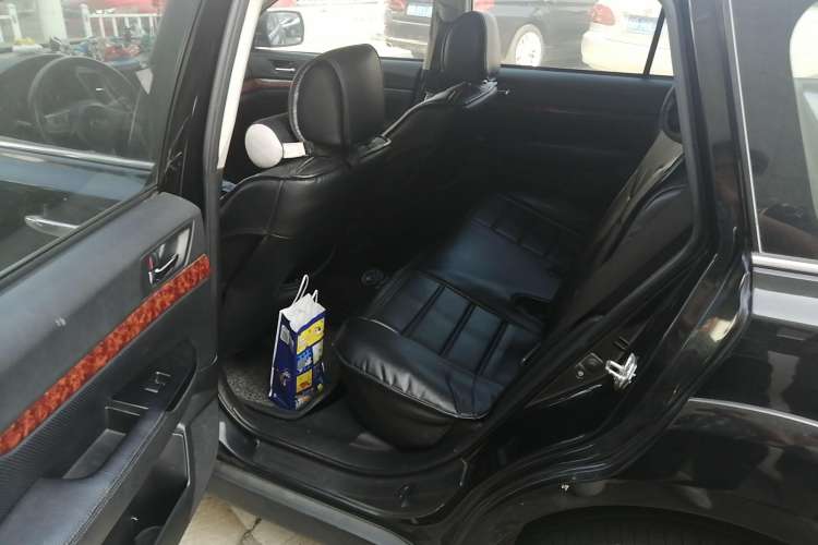 Used Subaru Outback 2011 2.5i Luxury Navigation Edition Left Rear Seat