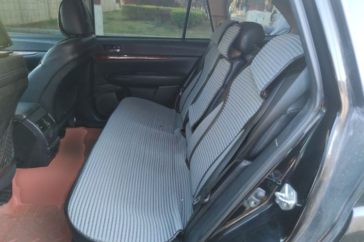 Used Subaru Outback 2011 2.5i Luxury Edition Left Rear Seat