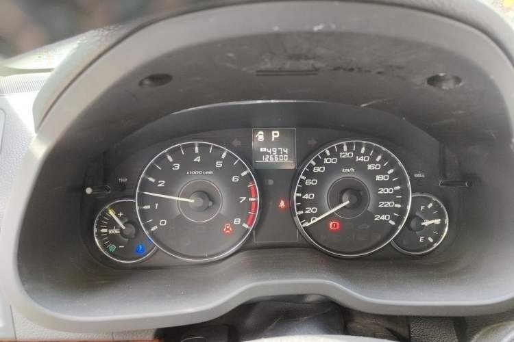 Used Subaru Outback 2011 2.5i Luxury Navigation Edition Odometer Close Up