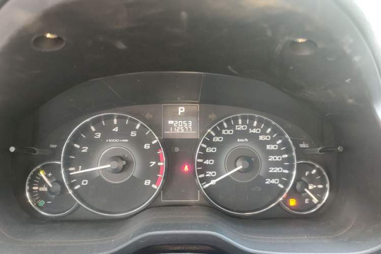 Used Subaru Outback 2011 2.5i Luxury Edition Odometer Close Up
