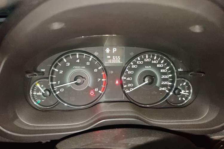 Used Subaru Outback 2011 2.5i Luxury Navigation Edition Odometer Close Up