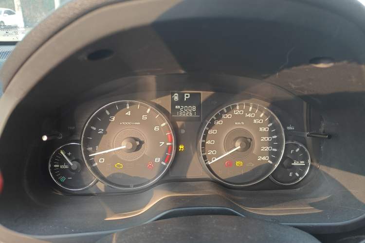 Used Subaru Outback 2011 2.5i Luxury Edition Odometer Close Up
