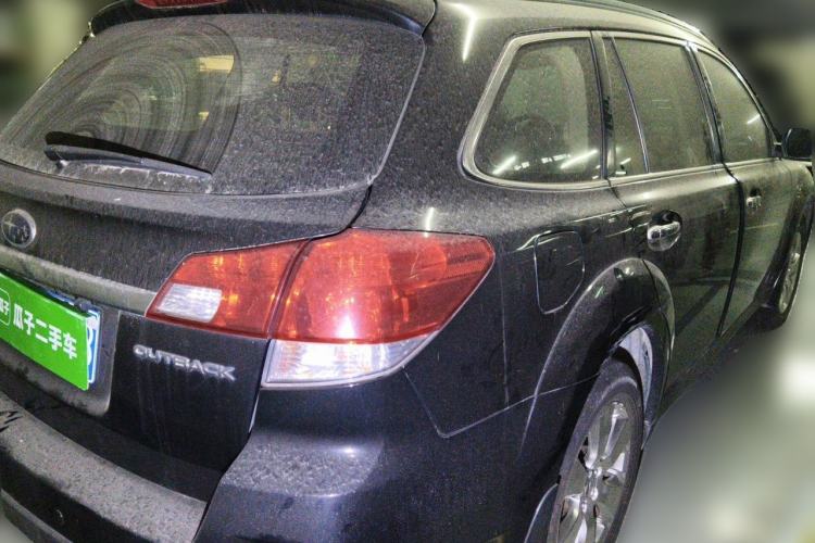 Used Subaru Outback 2011 2.5i Luxury Edition Rear Right 45 Deg