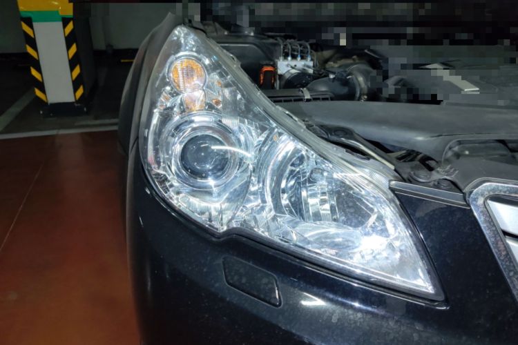 Used Subaru Outback 2011 2.5i Luxury Edition Right Front Headlight