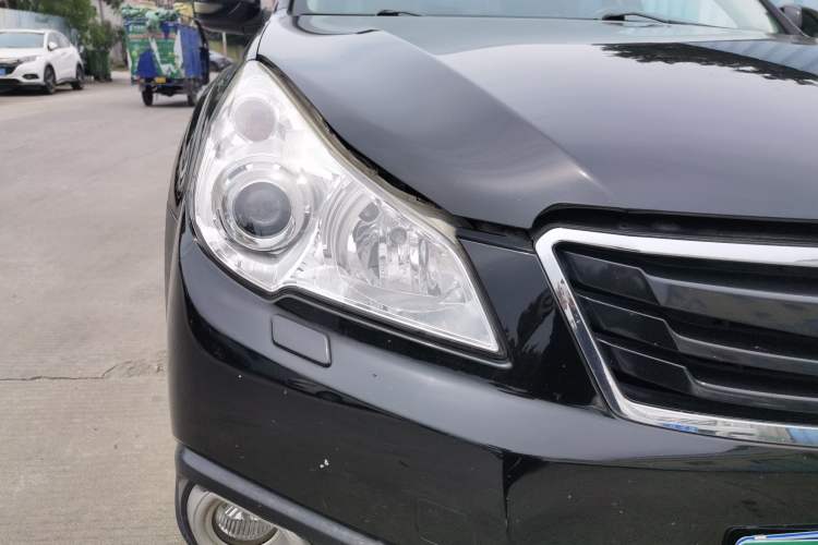Used Subaru Outback 2011 2.5i Luxury Edition Right Front Headlight