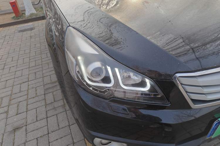 Used Subaru Outback 2011 2.5i Luxury Edition Right Front Headlight