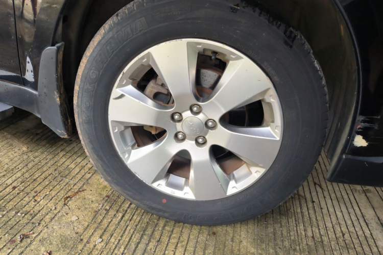 Used Subaru Outback 2011 2.5i Luxury Edition Right Front Wheel Hub