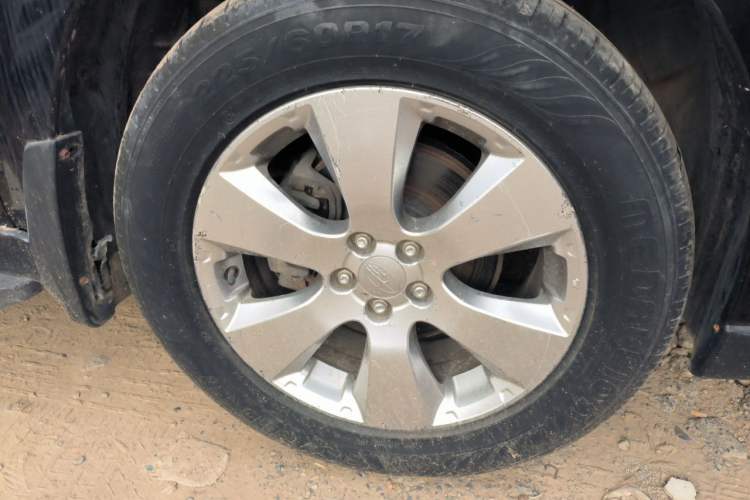 Used Subaru Outback 2011 2.5i Luxury Edition Right Front Wheel Hub