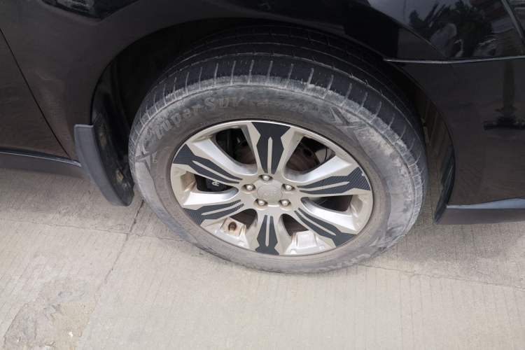 Used Subaru Outback 2011 2.5i Luxury Edition Right Front Wheel Hub